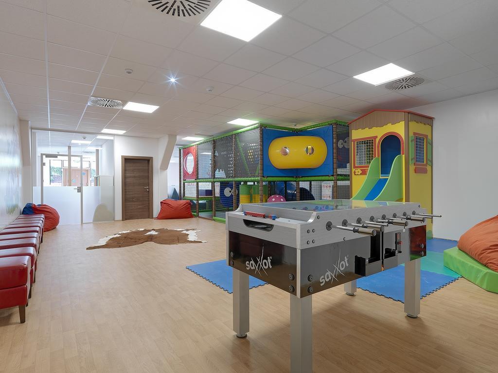 Alpina Zillertal . Family Lifestyle Kinderhotel Фюген Екстер'єр фото